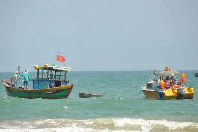 Tìm kiếm 3 cán bộ Sở Bình Định bị chết đuối